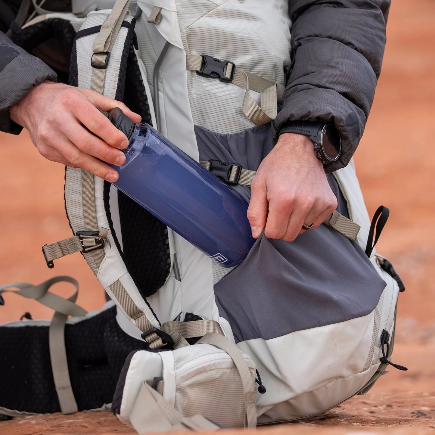60L Men's Hiking Pack - US 9305